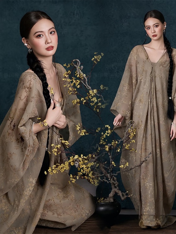 Vintage Fashion Photography - New Vintage Oil Painting Dress Chinese