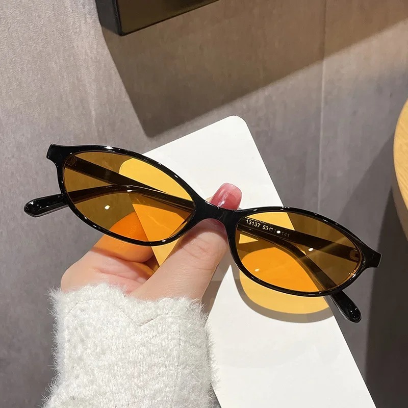 New Retro Sexy Cat Eye Sunglas - Vintage Fashion Girl recension och pris