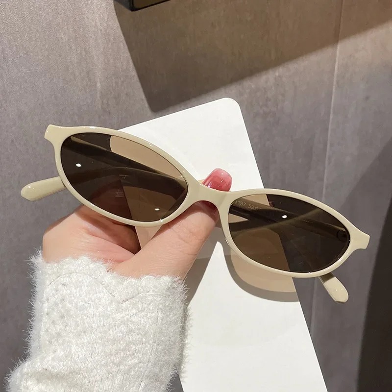 New Retro Sexy Cat Eye Sunglas - Vintage Fashion Girl recension och pris