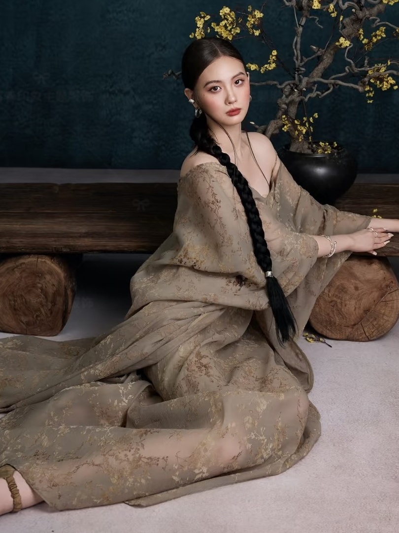 New Vintage Oil Painting Dress - Vintage Fashion Photography recension och pris