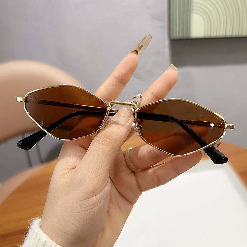 Trendy Polygonal Small Sunglas - Vintage Fashion Trends recension och pris