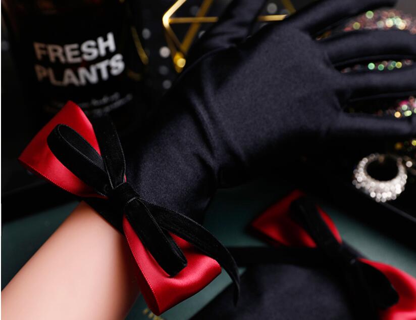 Women's Elegant Bow Black Sati - Vintage Fashion Photographers recension och pris
