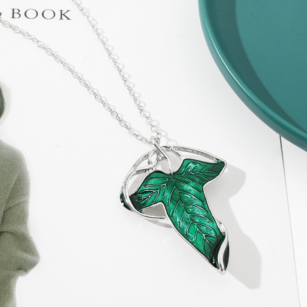 Vintage Green Leaf Pendant Nec - Vintage Fashion Designers recension och pris