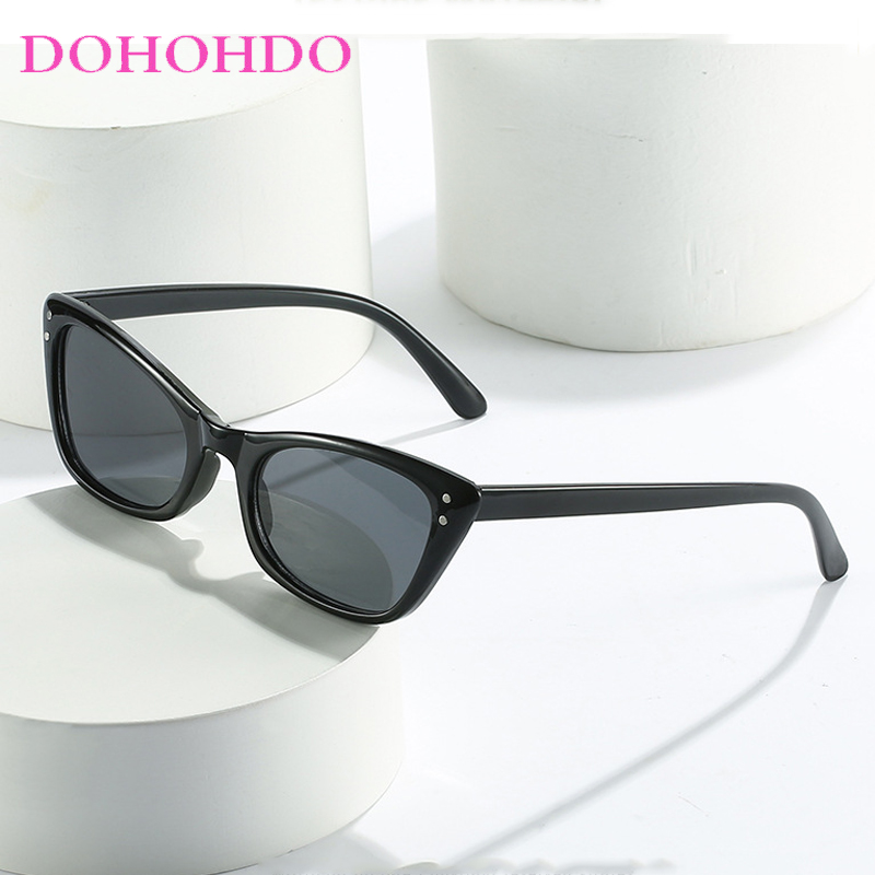 Vintage Small Cat Eye Sunglass - Vintage Fashion Photography recension och pris