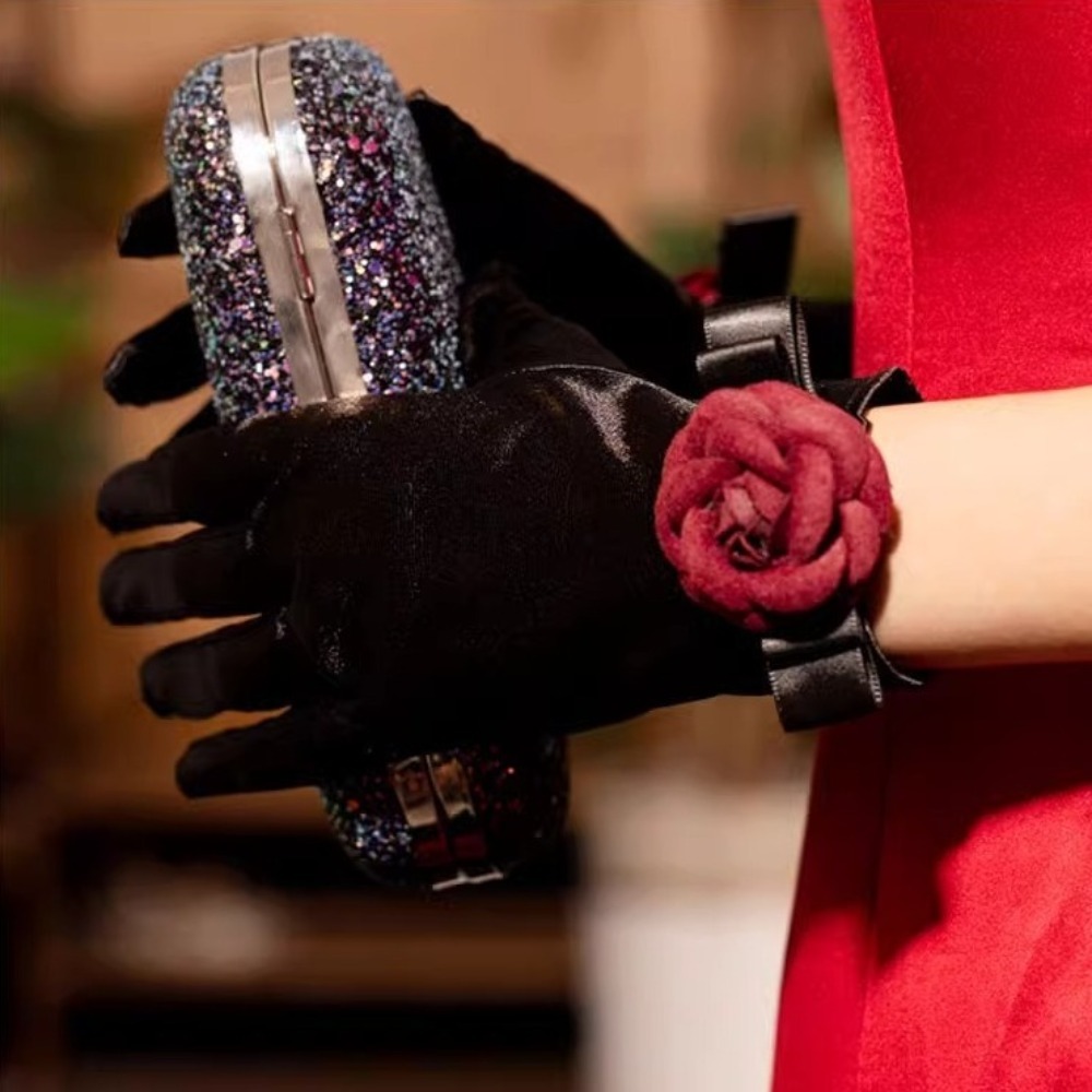 Vintage Wedding Bridal Gloves  - Vintage Fashion Photographers recension och pris