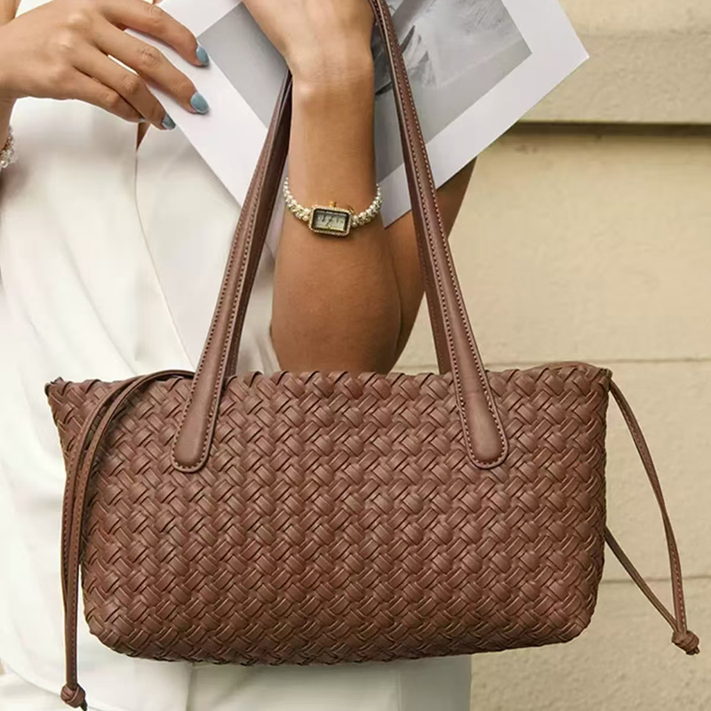Hollow Woven Crossbody Shoulde - Vintage Fashion Market recension och pris