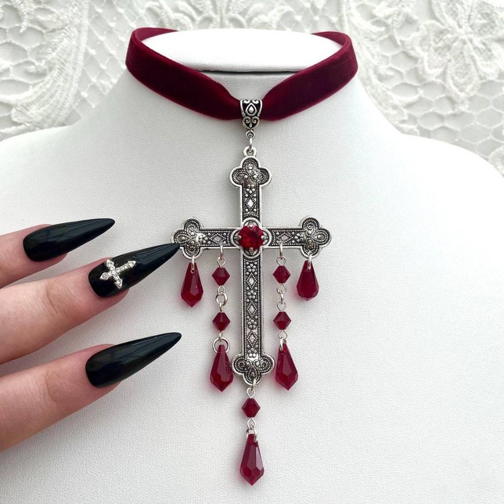 Retro Style Large Cross Pendan - Vintage Fashion Looks recension och pris