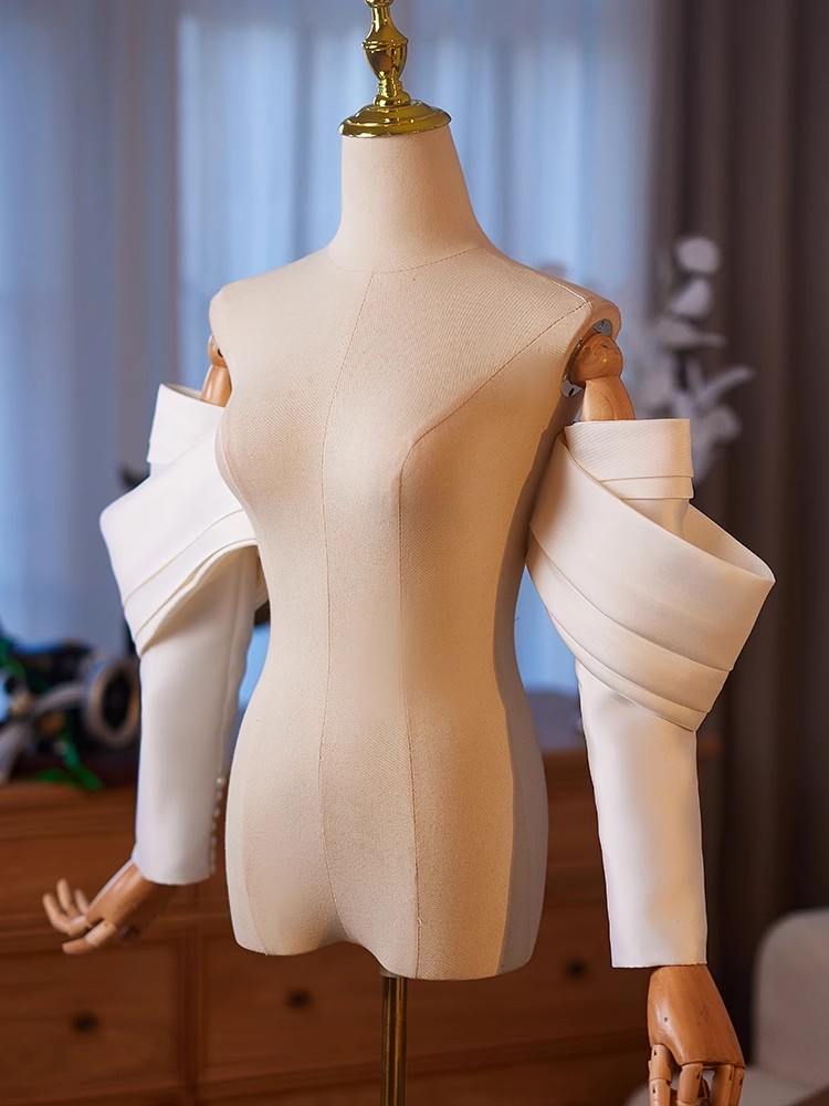 Women's Elegant Designer White - Vintage Fashion Photography recension och pris